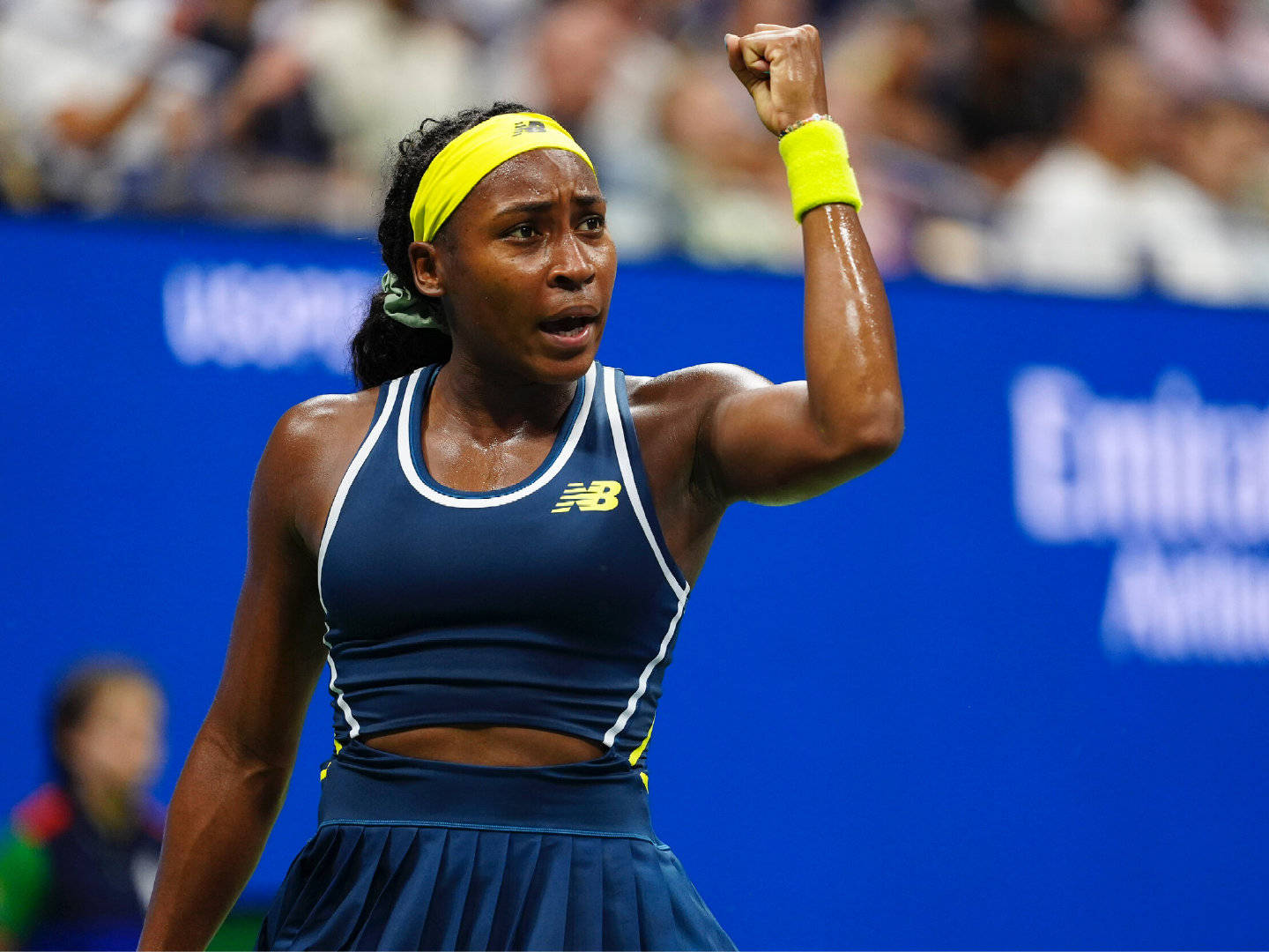 爱游戏入口-美国网球队轻取德国网球队，克耶高斯三分雨点燃全场