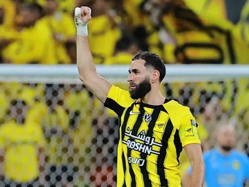 爱游戏大厅-多特蒙德鏖战里昂，本泽马状态火热