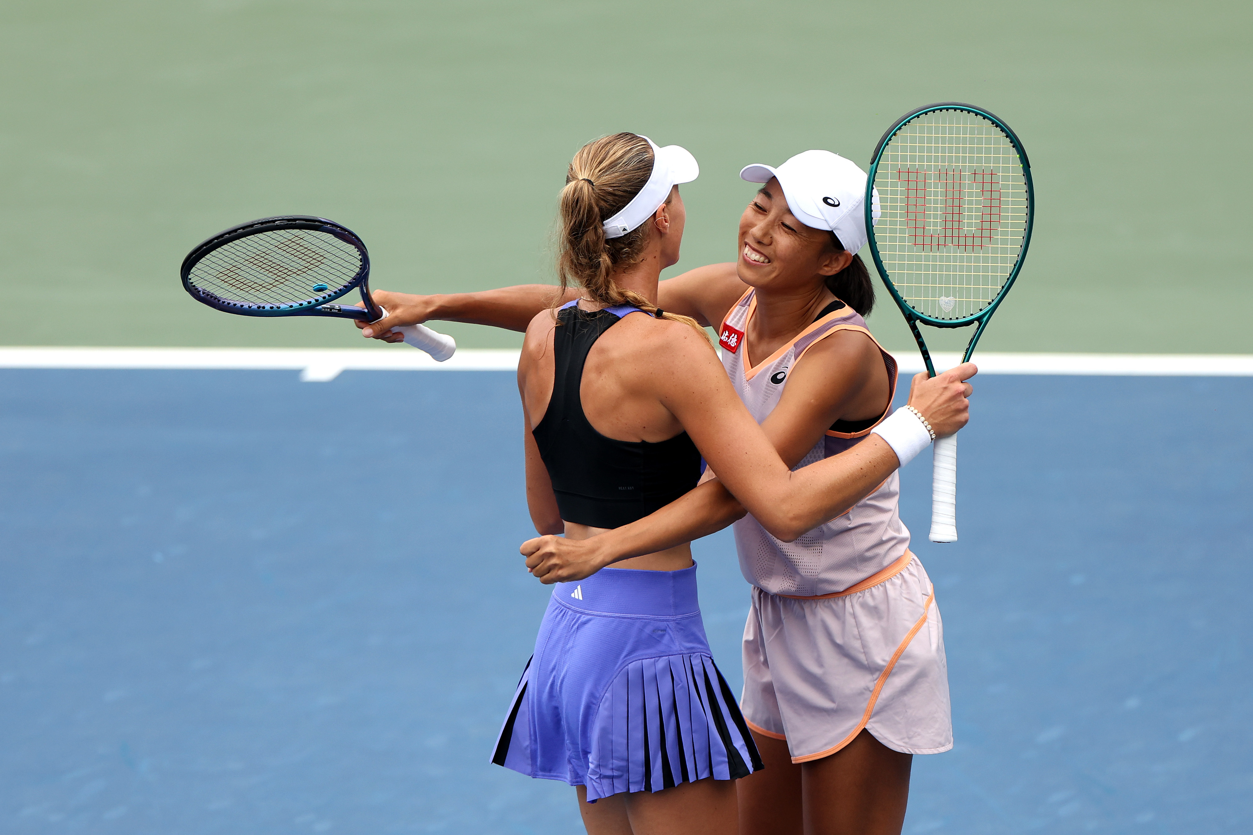 美网鏖战拉沃尔杯，西西帕斯关键制胜