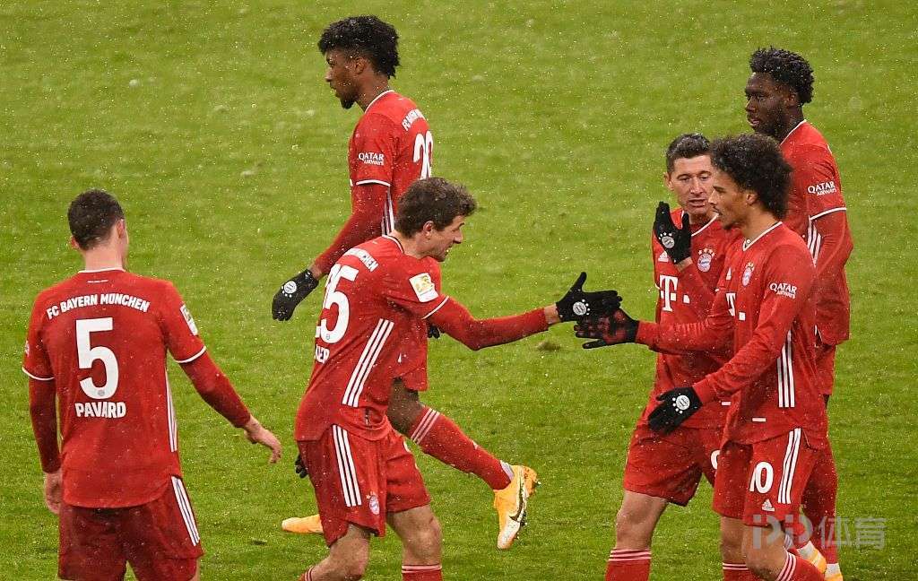 西班牙轻取那不勒斯，穆勒状态火热