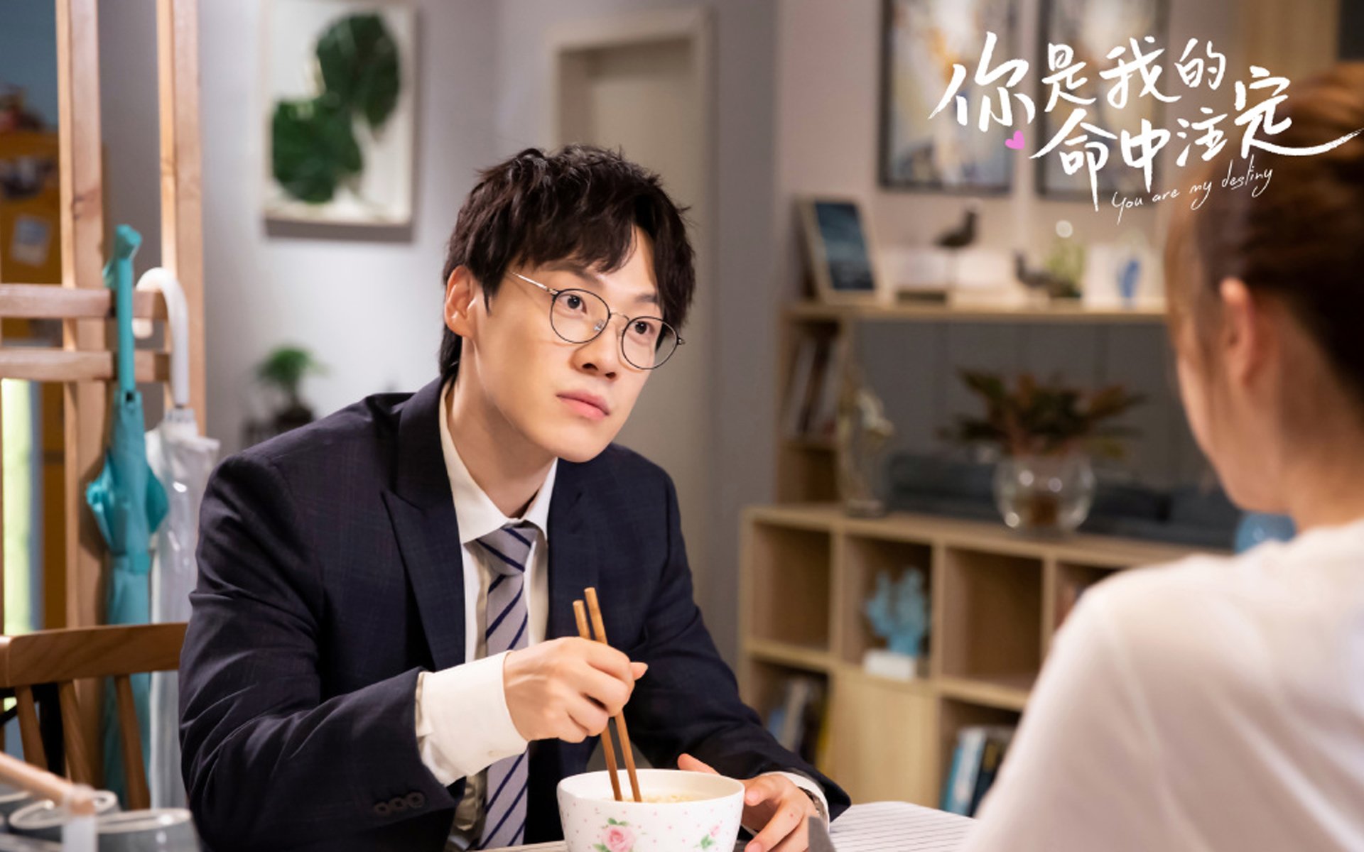 爱游戏下载-夜晚的双重奏，铁血战车的团队博弈与羽球女王的个人锋芒