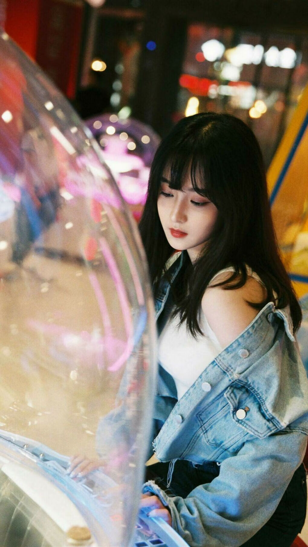 引擎轰鸣与绿茵暗涌，当F1街道赛的弯道哲学邂逅曼联的战术牢笼