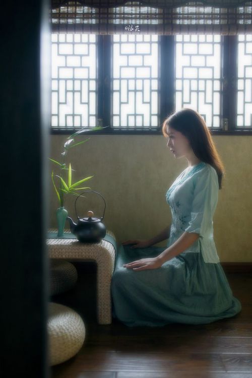 欧联杯之王再显威！苏亚雷斯关键节点双响，亚特兰大主场力克塞维利亚