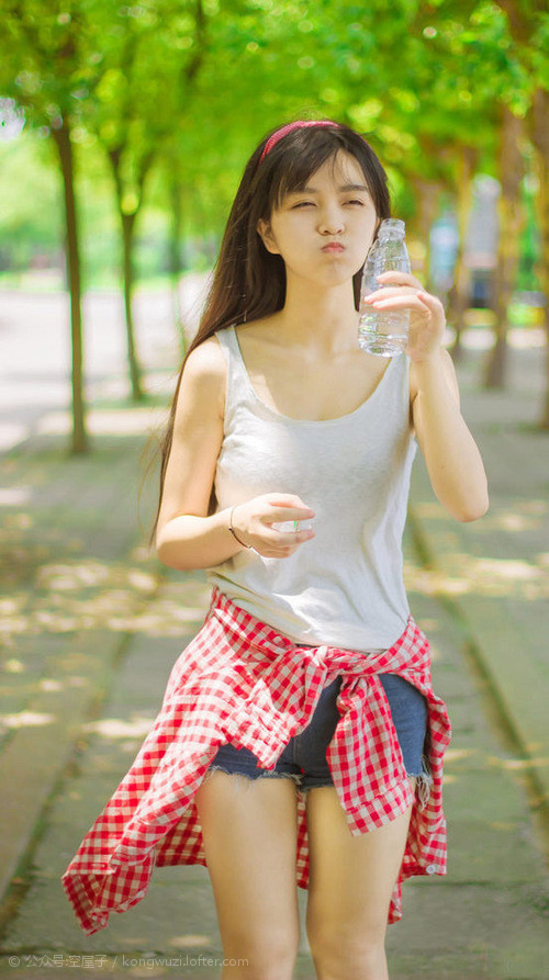 爱游戏在线-笼罩斯台普斯的幽灵，当范弗利特的存在感填满每一个角落