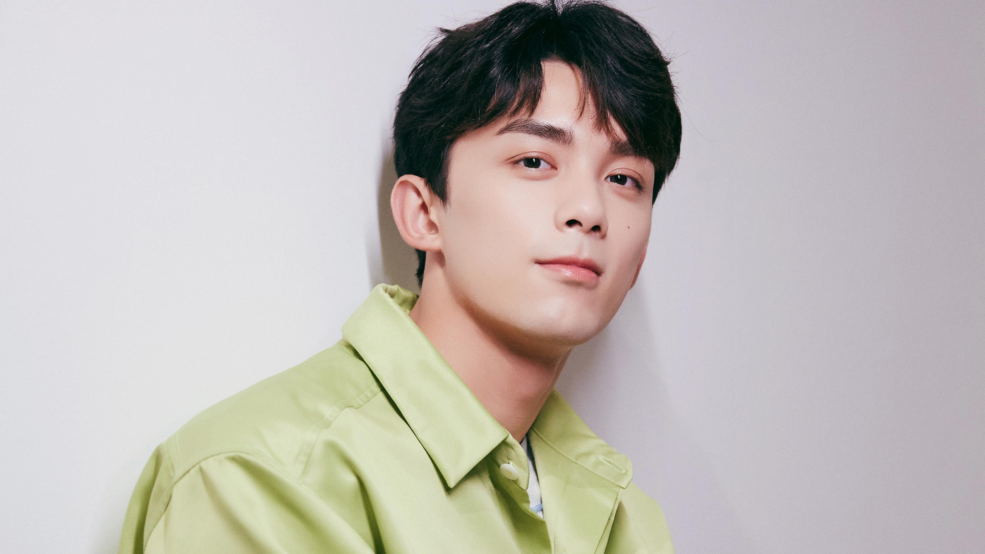 爱游戏APP-篮筐下的范戴克时刻，NBA季后赛之夜与绿茵巨人的无声对话